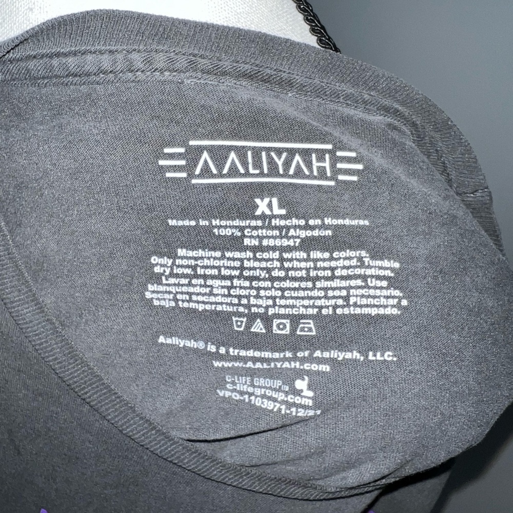 *SOLD* Aaliyah T-Shirt - Picture 4 of 4